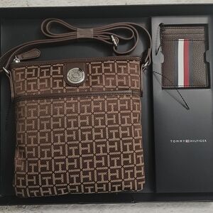 NEW Tommy Hilfiger Brown Crossbody Bag and Card Holder Set